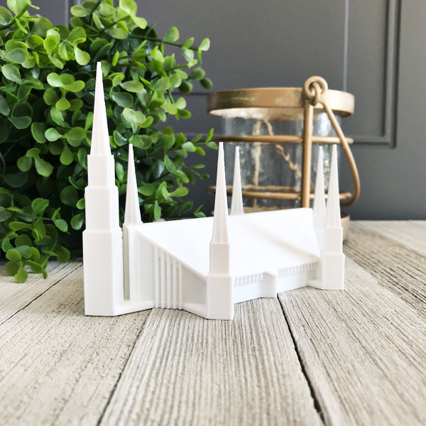 Chicago Illinois Temple Statue